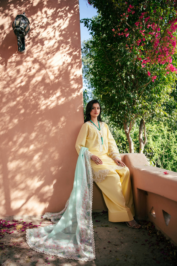 Manara | Vintage Flora 25 | NOOR