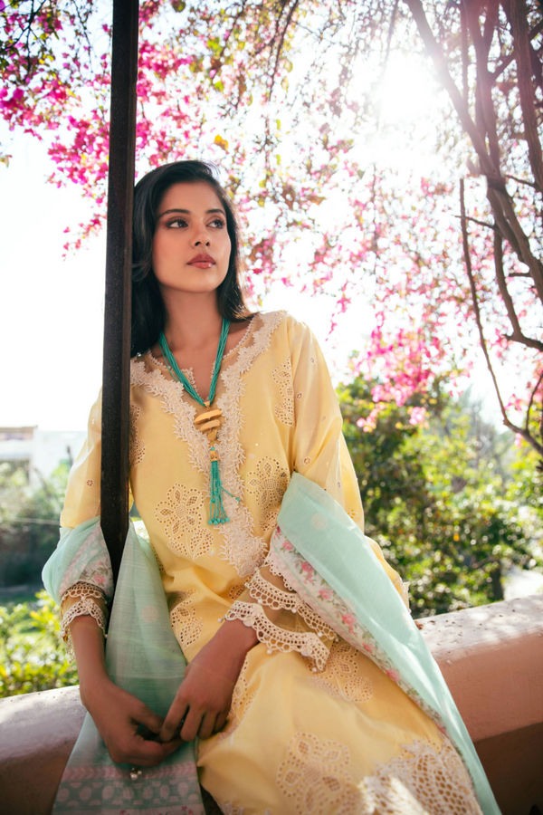 Manara | Vintage Flora 25 | NOOR