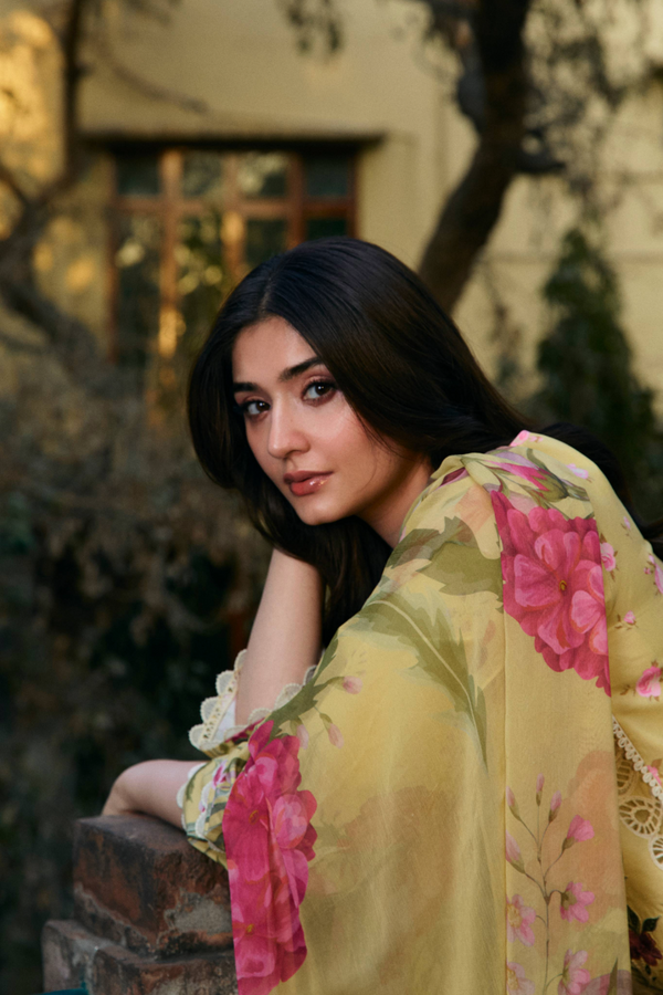 Manara | Vintage Flora 25 | LENA