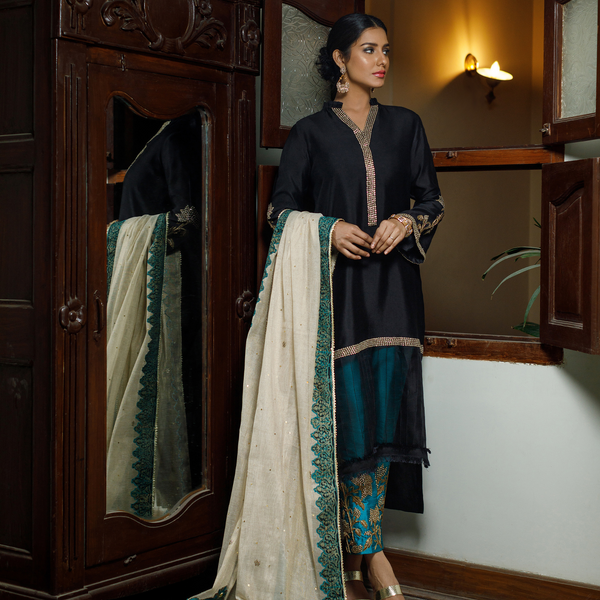 Wahajmkhan | Bahar Begum Formals | BLACK TURQUOISE BEGUM JORA