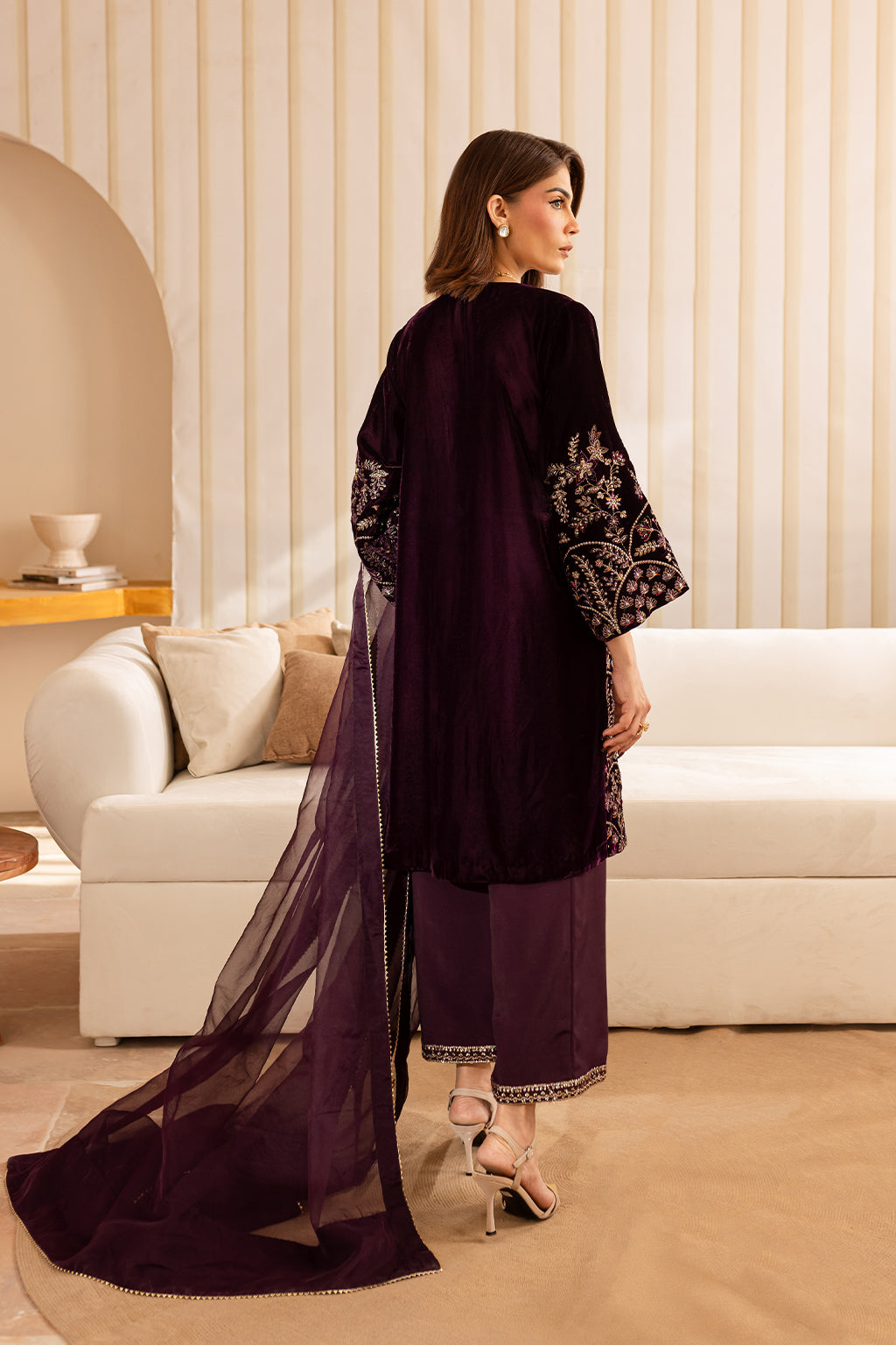 Vanya | Velvet Formals 24 | KV-52