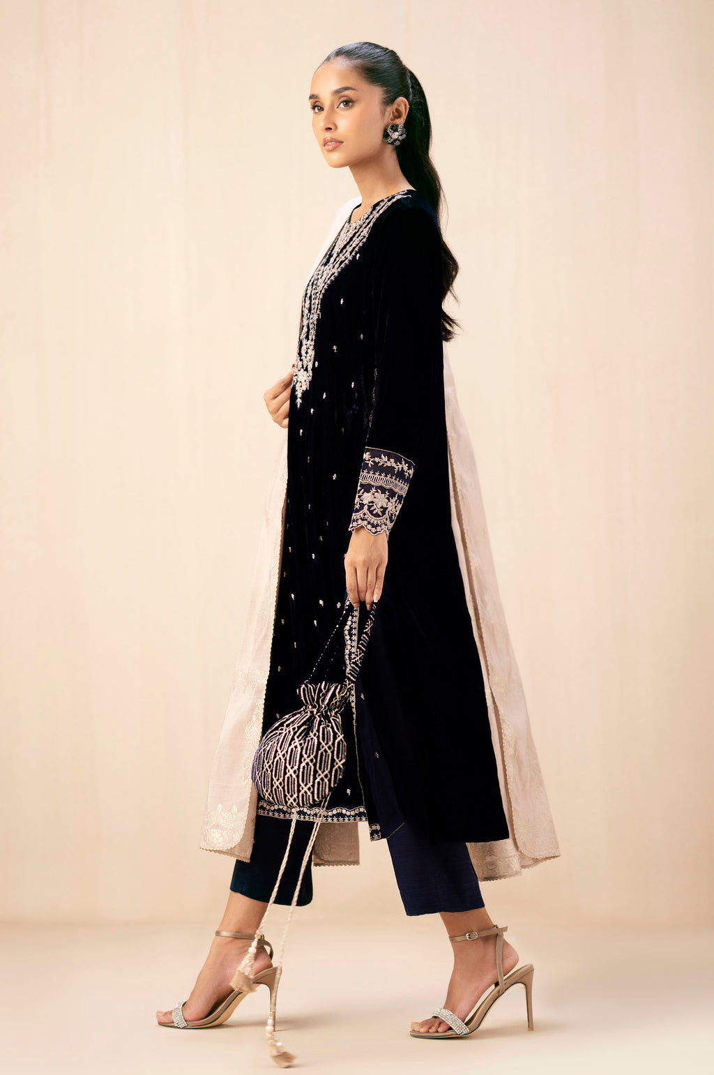 Zeen | Fall Edit 25 | WZM34423