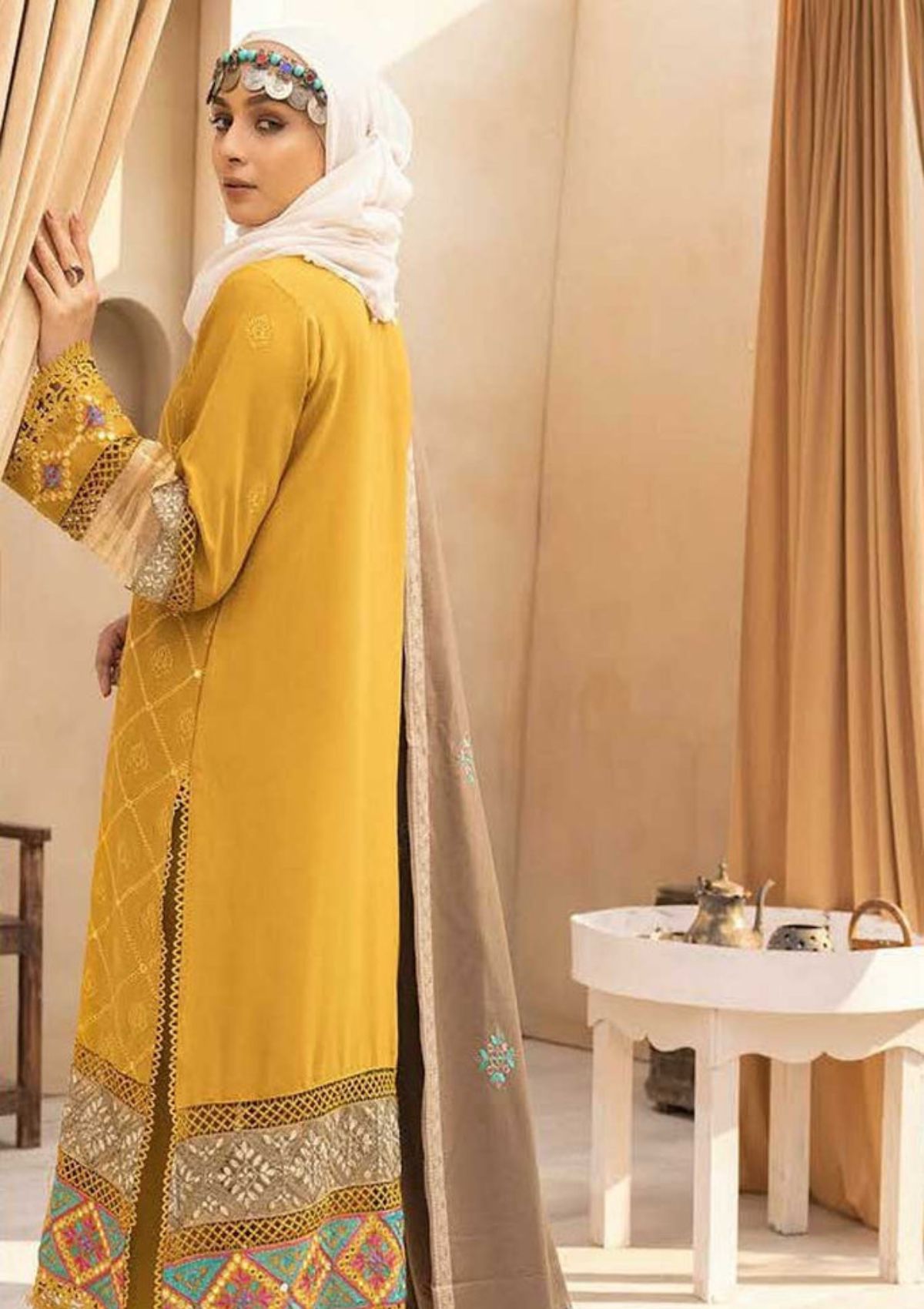 Winter Collection - Dua - Gul e Zarki - Camellia - Wool - D#06