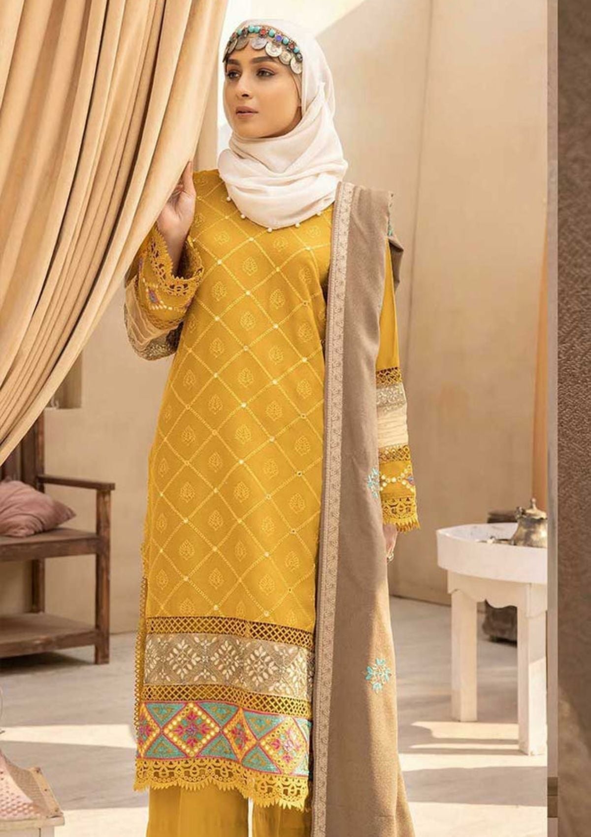Winter Collection - Dua - Gul e Zarki - Camellia - Wool - D#06