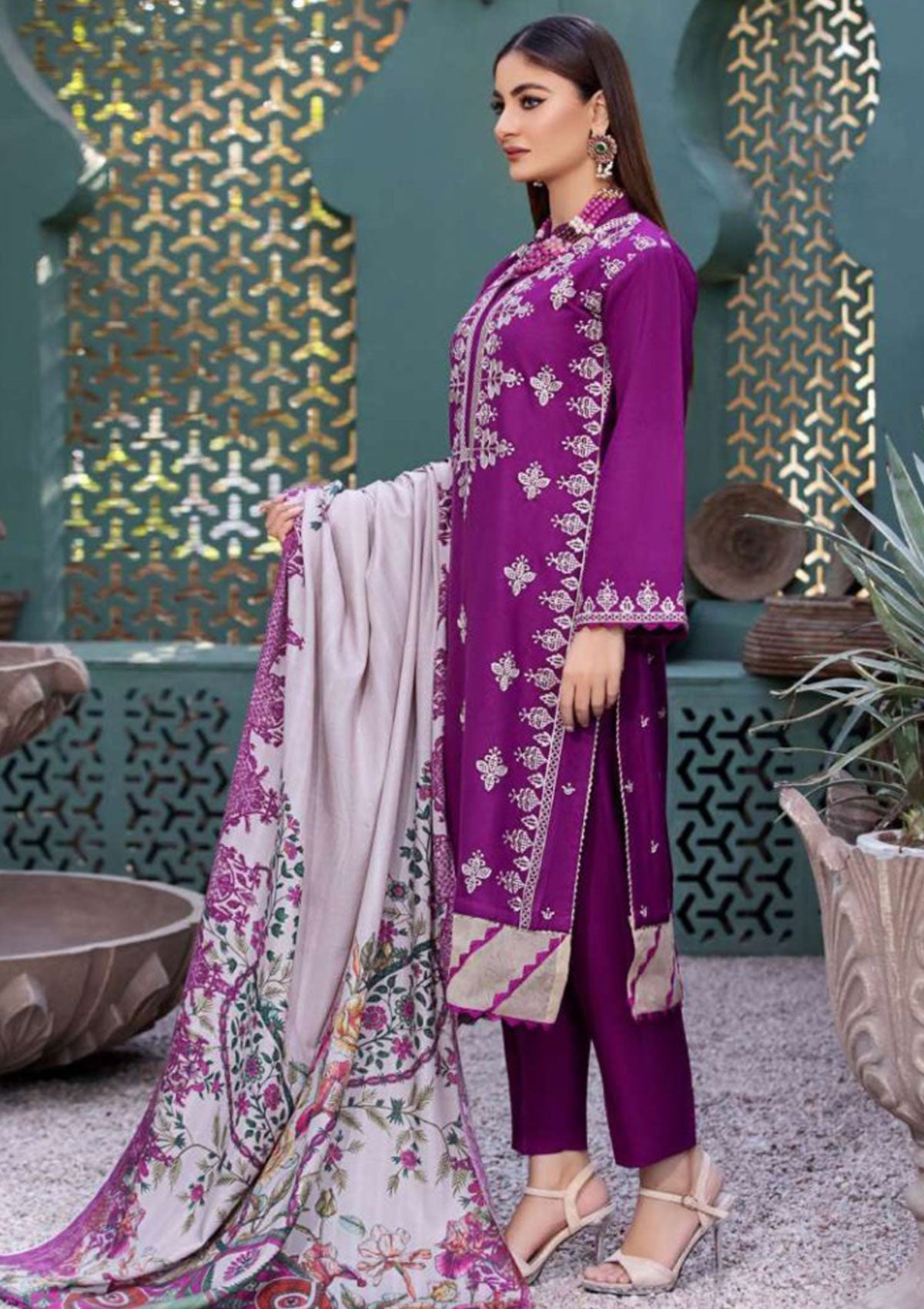 Winter Collection - Noor Jahan - Crimson - D#07