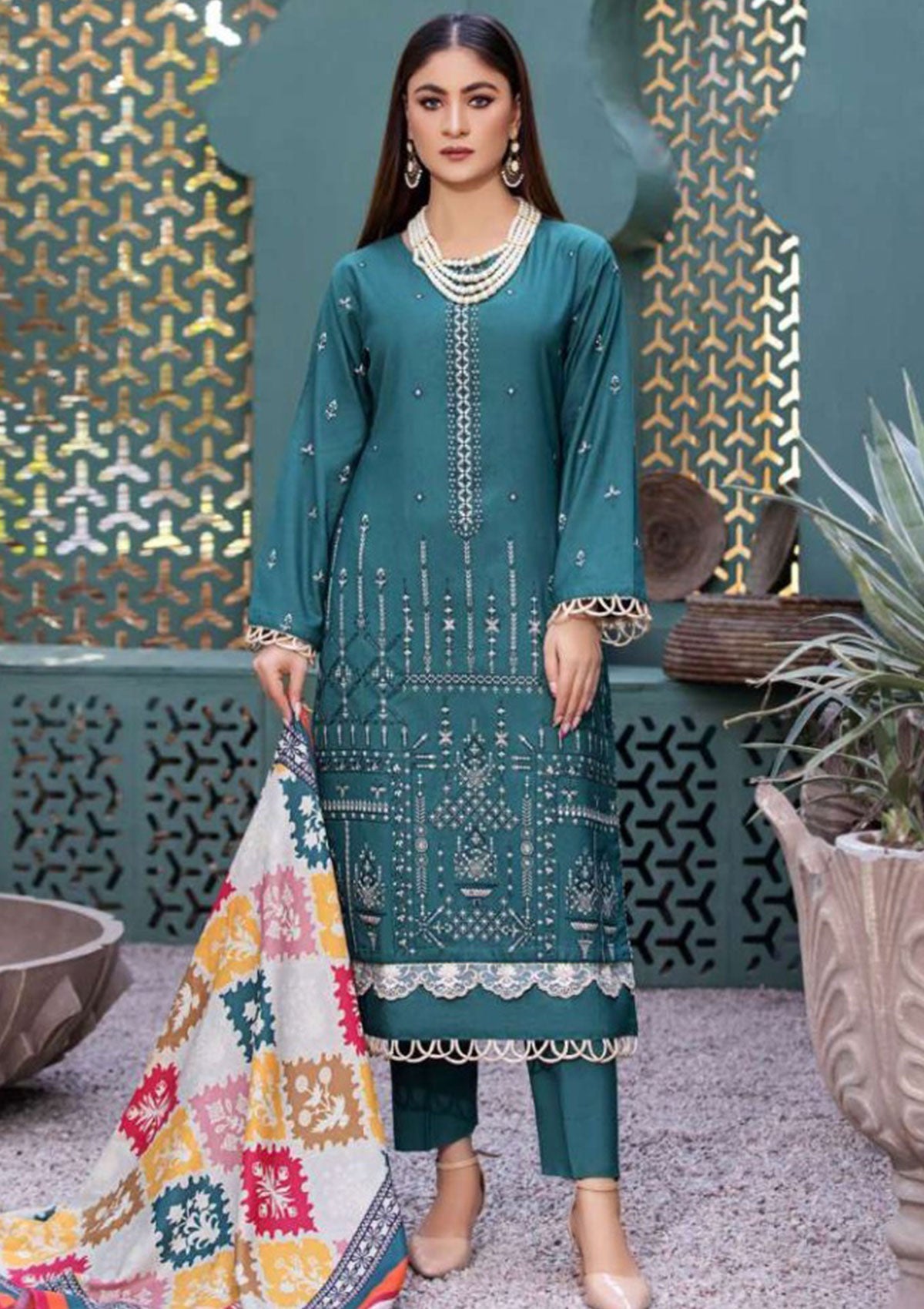 Winter Collection - Noor Jahan - Crimson - D#08