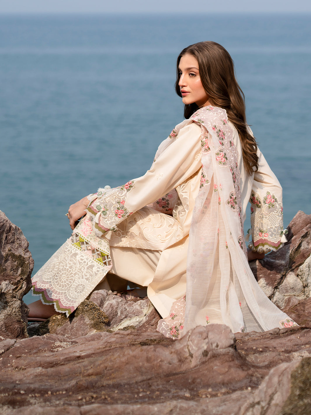 Mahnur | Sirena Luxury Lawn 25 | Wisteria
