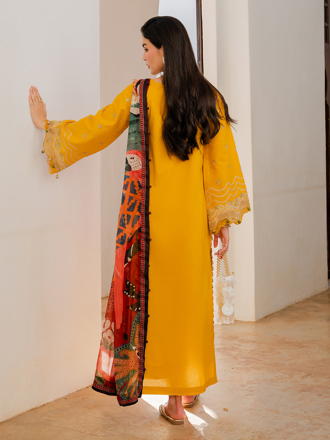 Izel | Dareen Luxury Lawn 26 | Zareen