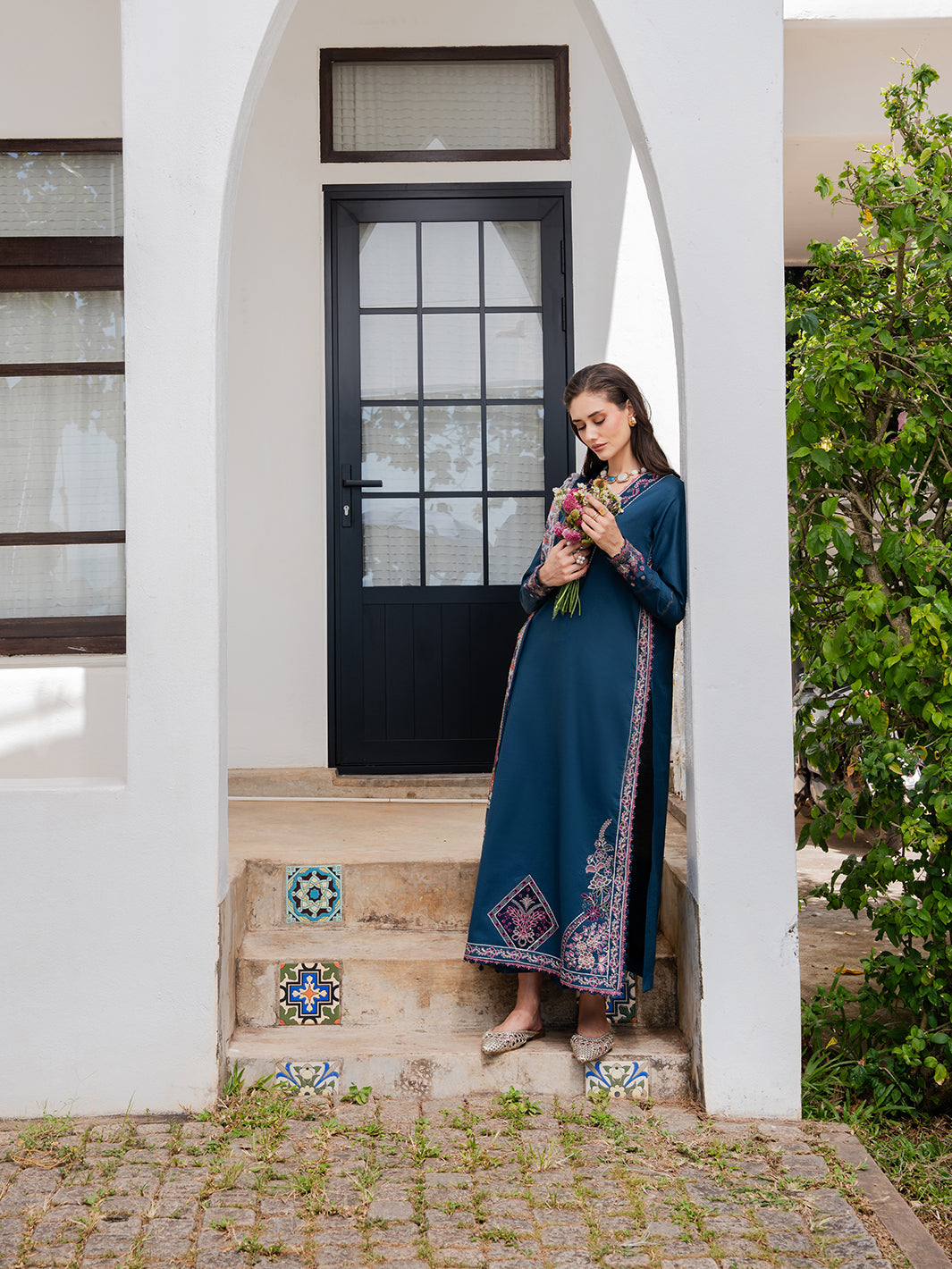 Izel | Dareen Luxury Lawn 26 | Zeenat