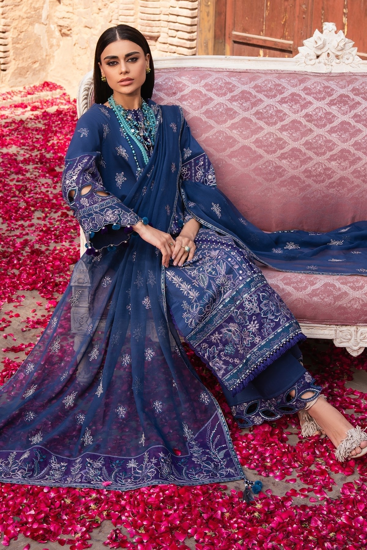 Alizeh | Rawayat Luxury Lawn 24 | Shehnaaz