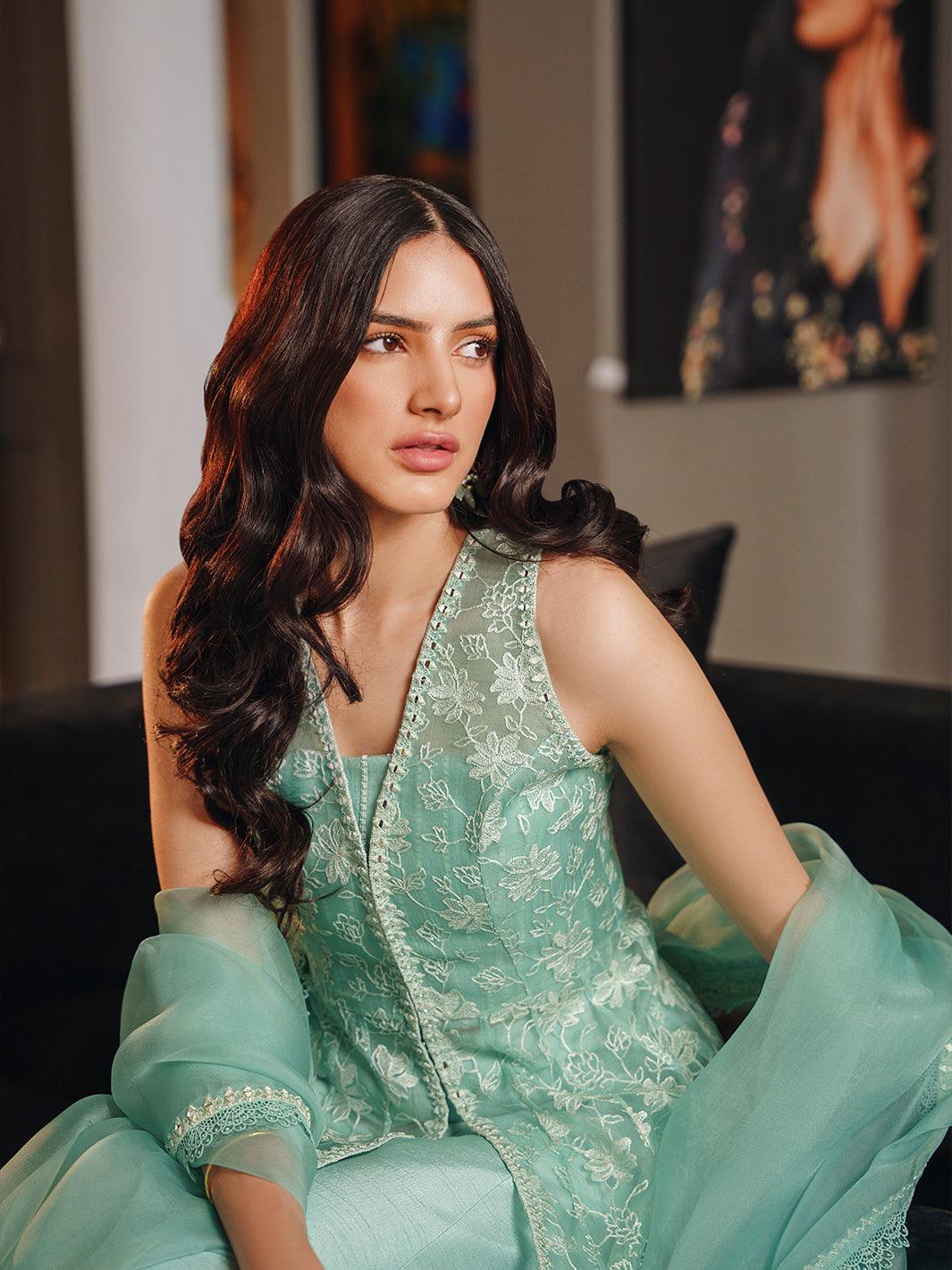 Amroz Atelier | Reveur Formals | ÃÂÃÂme Soeur - Official Amroz Atelier - Agha Fabrics UK