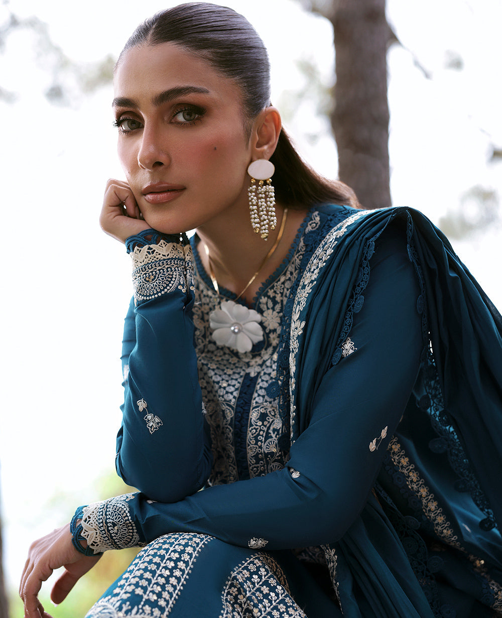 Republic Womenswear | Talia Luxury Lawn 25 | D6-B - Naya