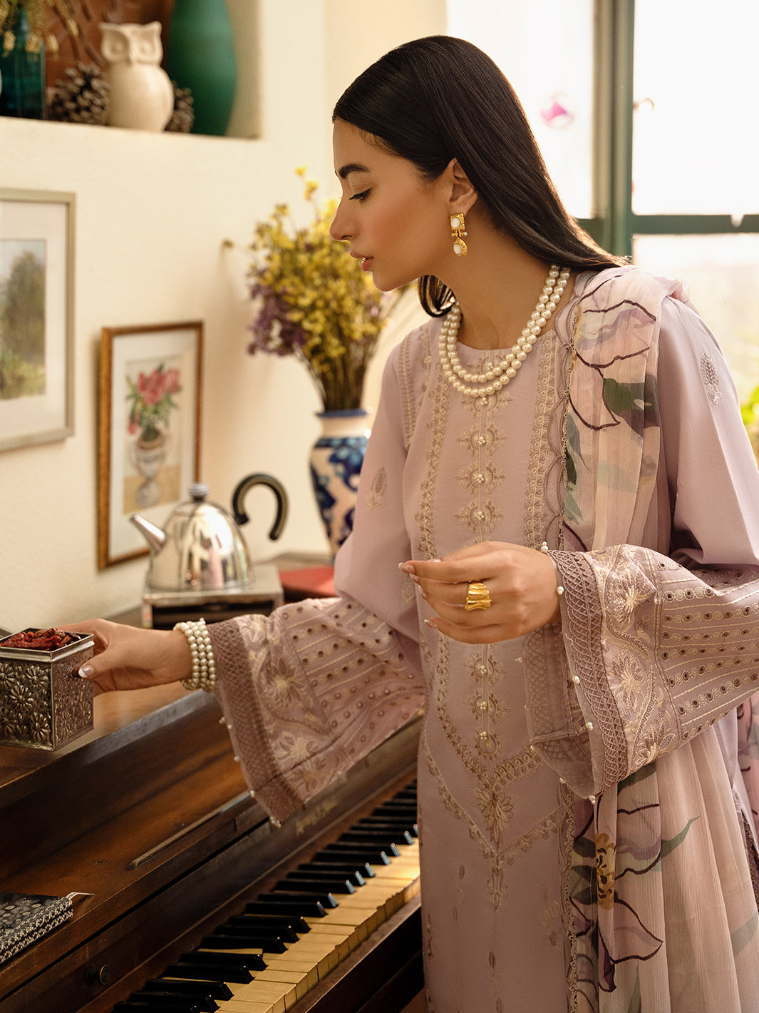 Izel | Dastak Luxury Lawn | GUL