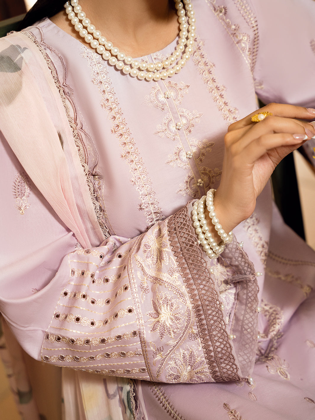 Izel | Dastak Luxury Lawn | GUL