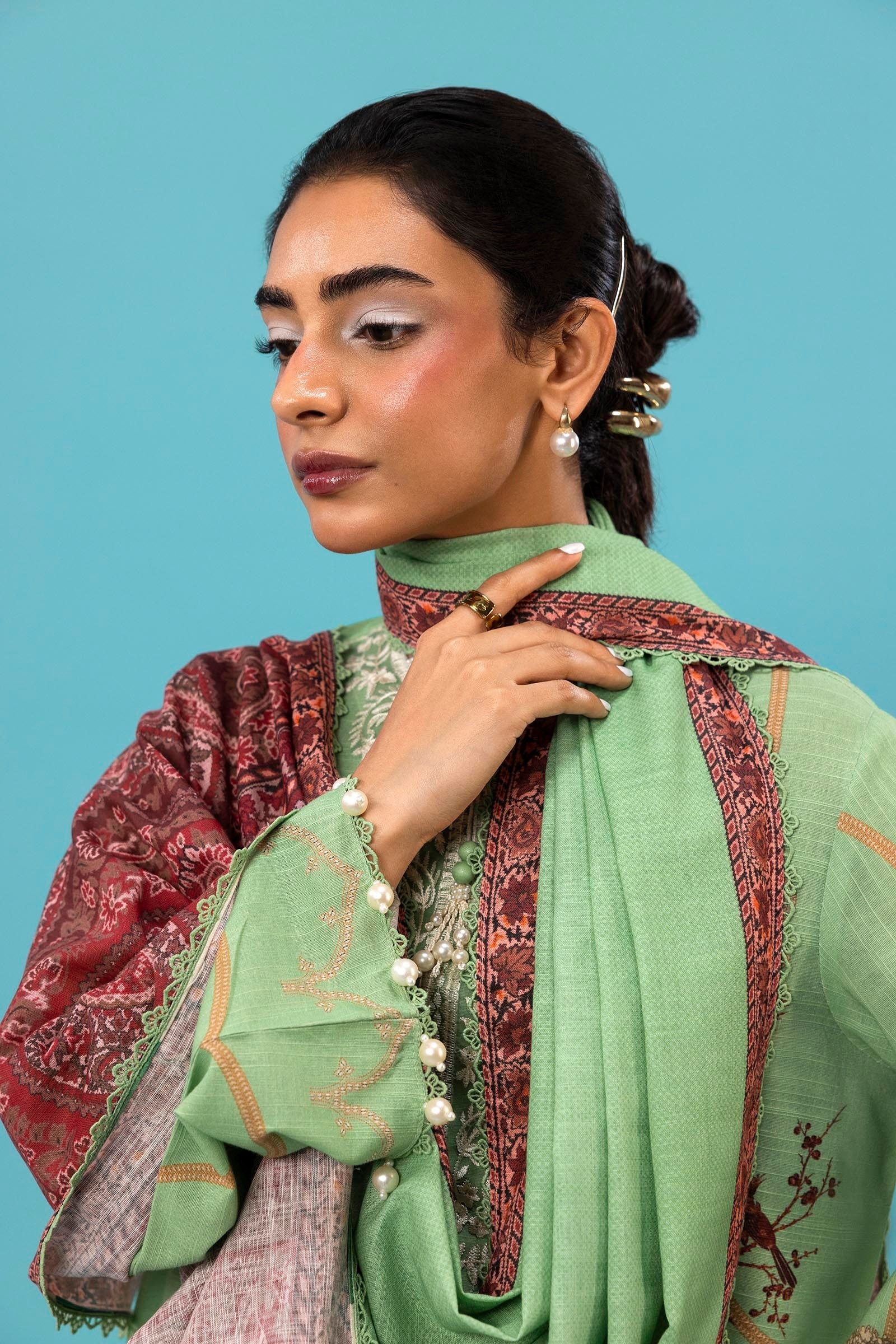 Sana Safinaz | Mahay Winter 24 | H243-025B-3CQ