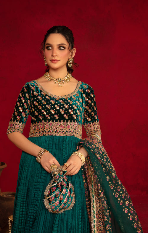 Maya | Raazi Velvet 24 | DILAAB