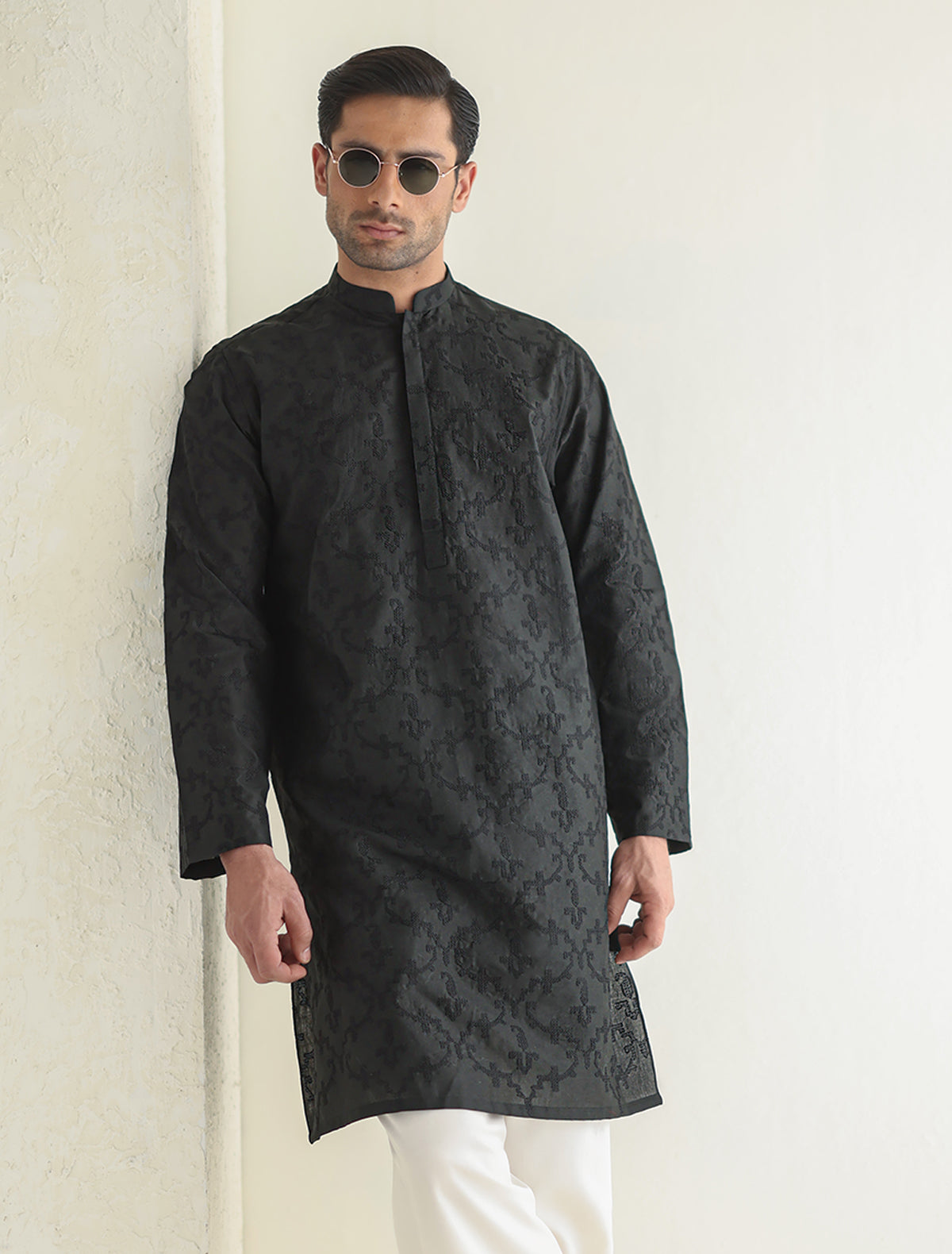 Pakistani Menswear | Ismail Farid - BLACK EMBROIDERED KURTA