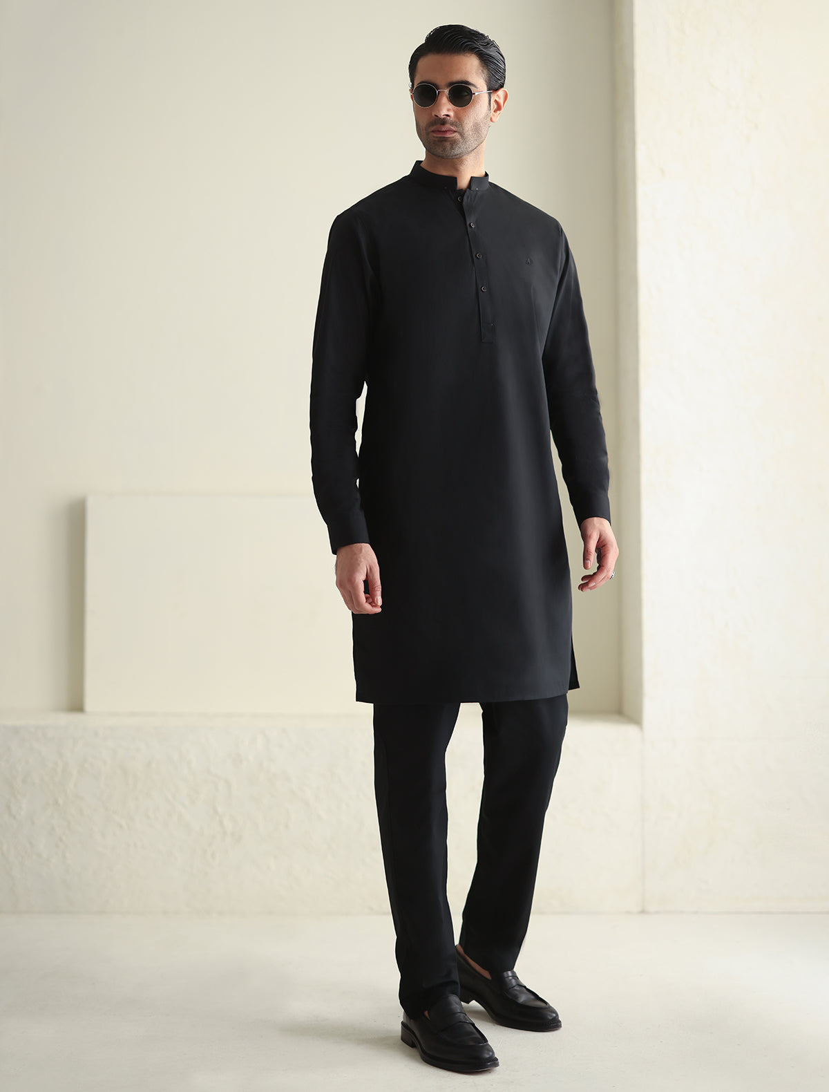 Pakistani Menswear | Ismail Farid - BLACK CLASSIC KURTA PAJAMA