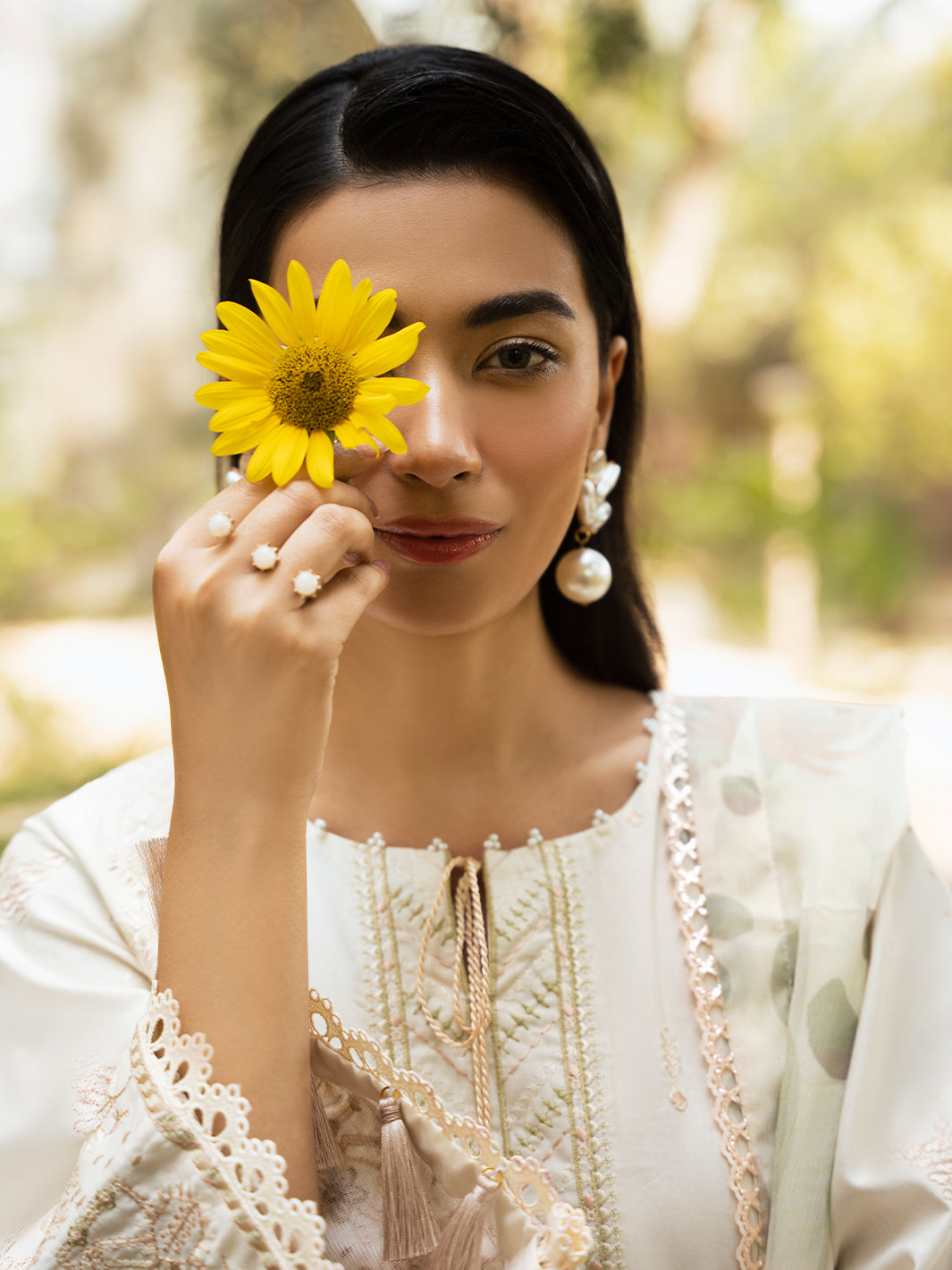 Izel | Dastak Luxury Lawn | MAAHAY