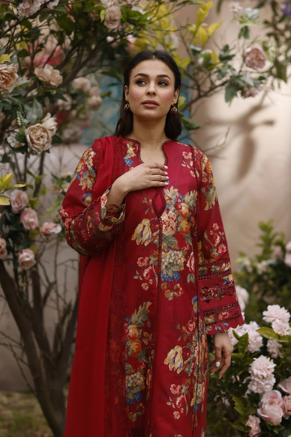 Manara | Vintage Flora 24 | Carmen