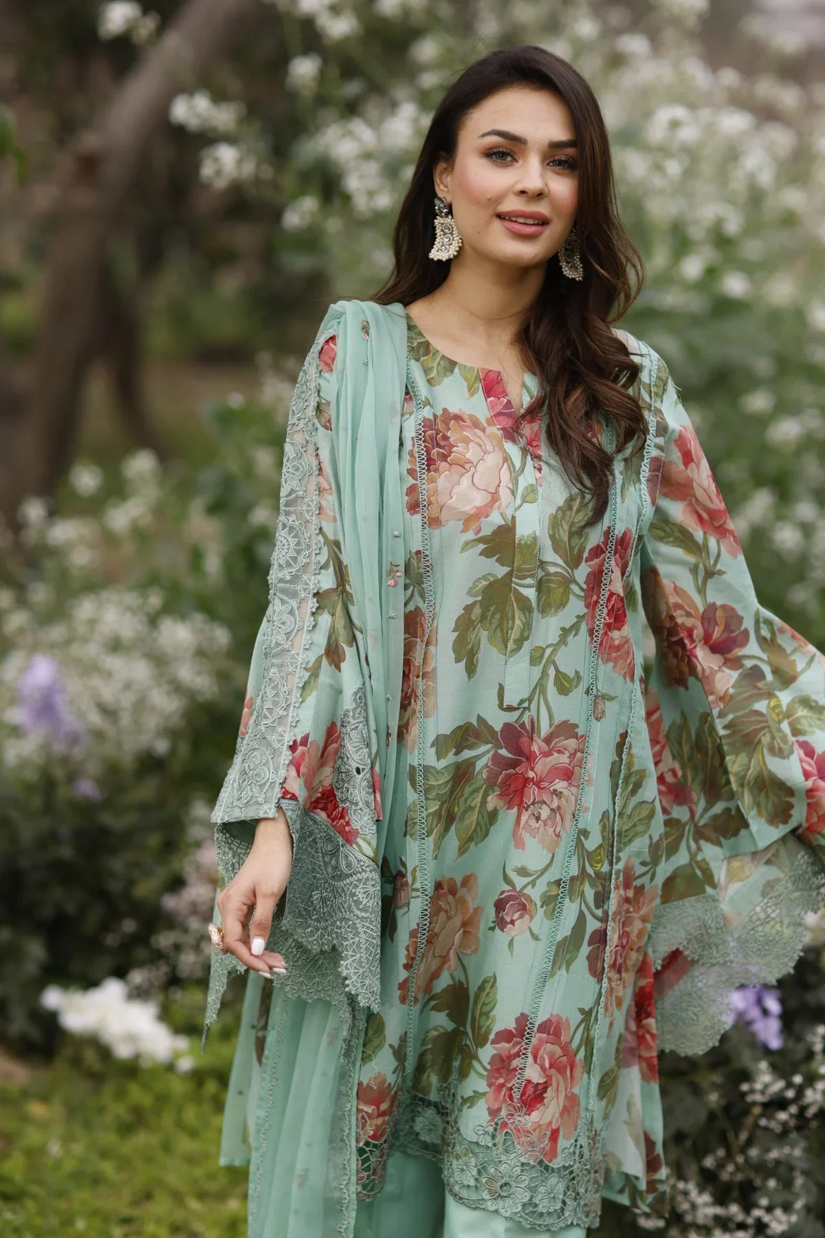 Manara | Vintage Flora 24 | Opalia