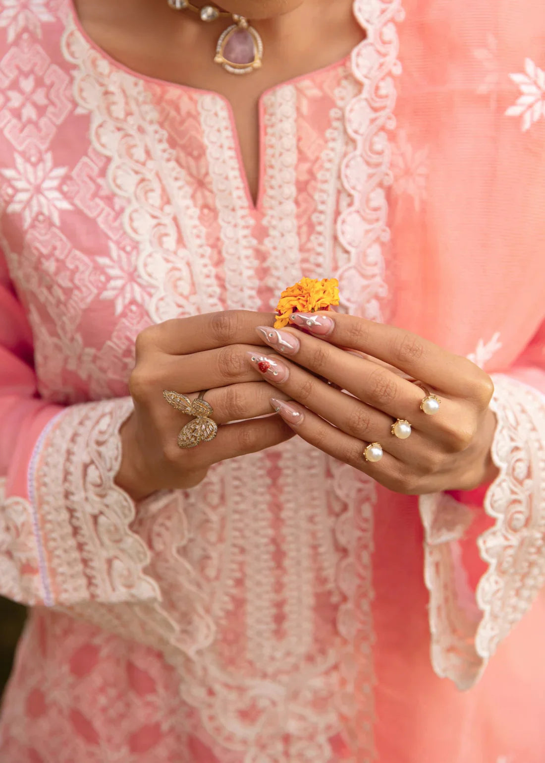 Mohagni | Muntazir Luxury Lawn 24 | MGZ-12