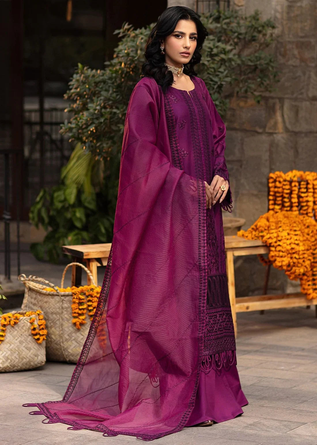 Mohagni | Muntazir Luxury Lawn 24 | CM-02