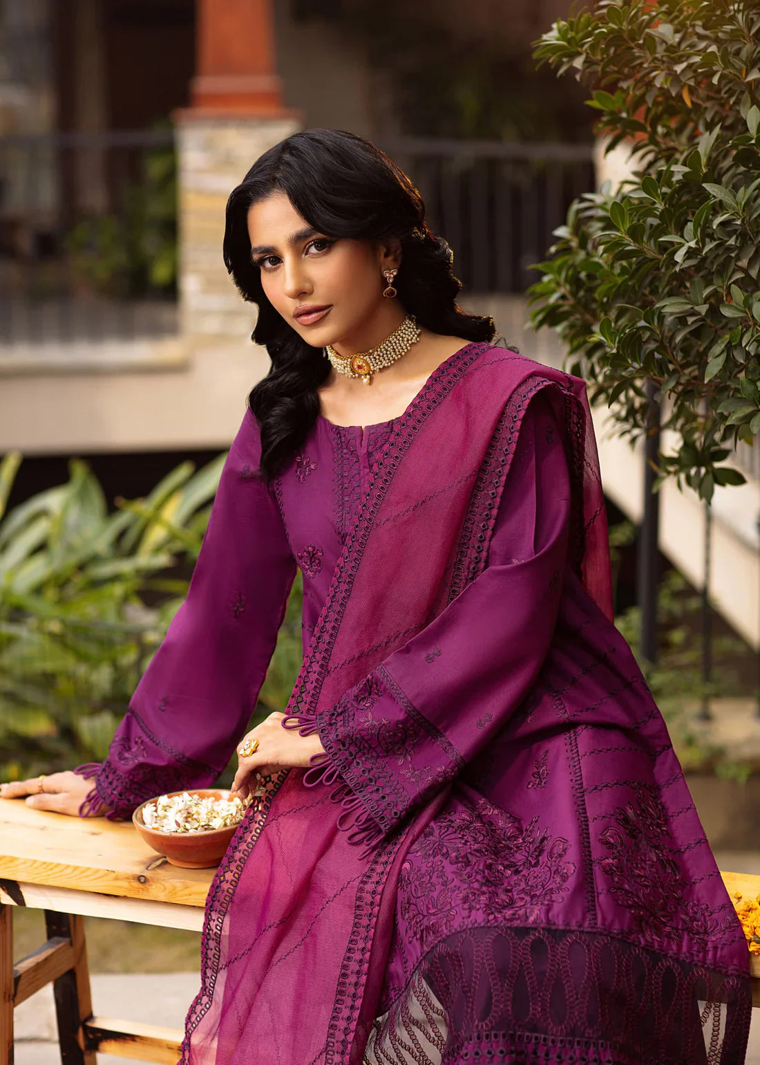 Mohagni | Muntazir Luxury Lawn 24 | CM-02