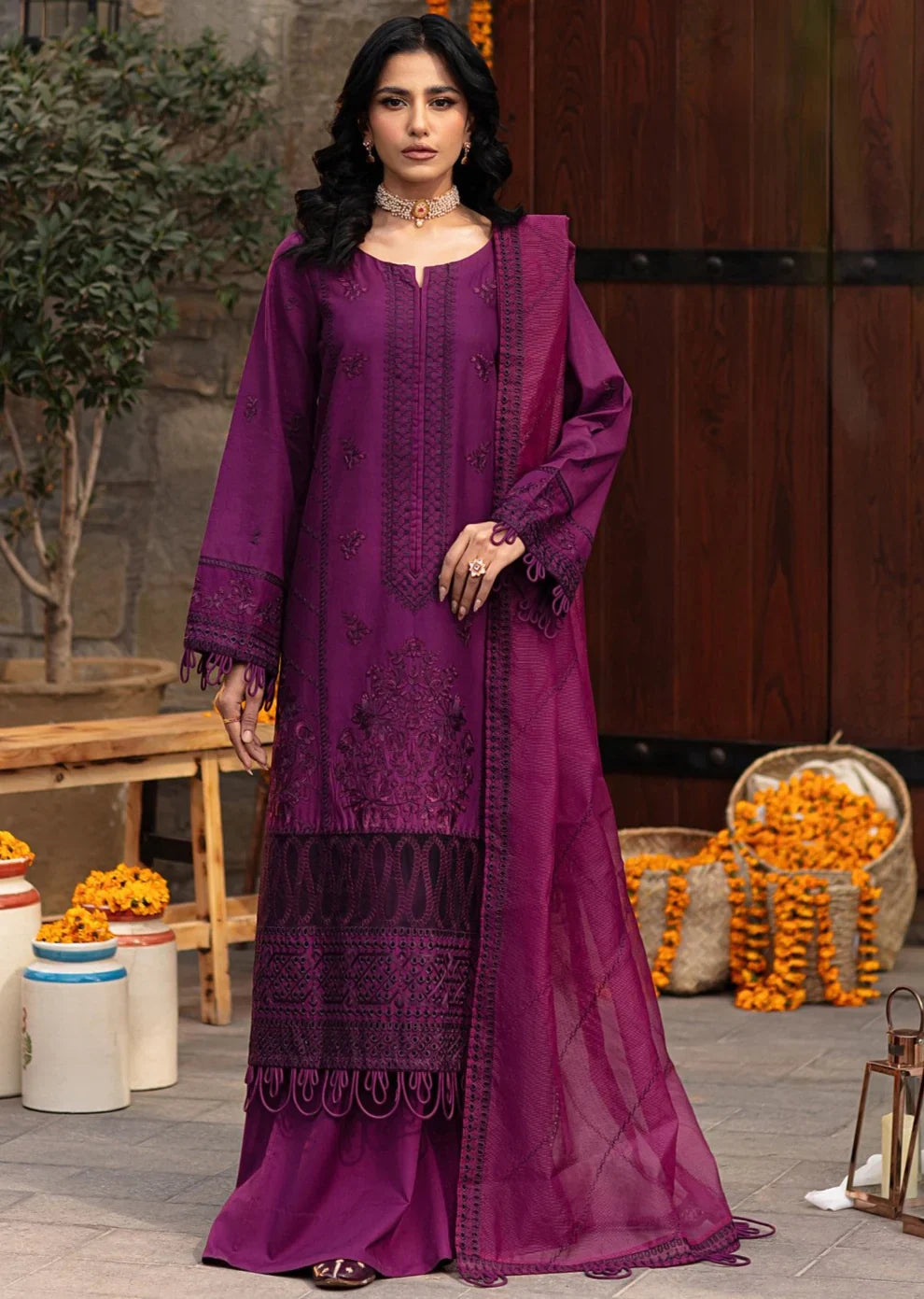 Mohagni | Muntazir Luxury Lawn 24 | CM-02