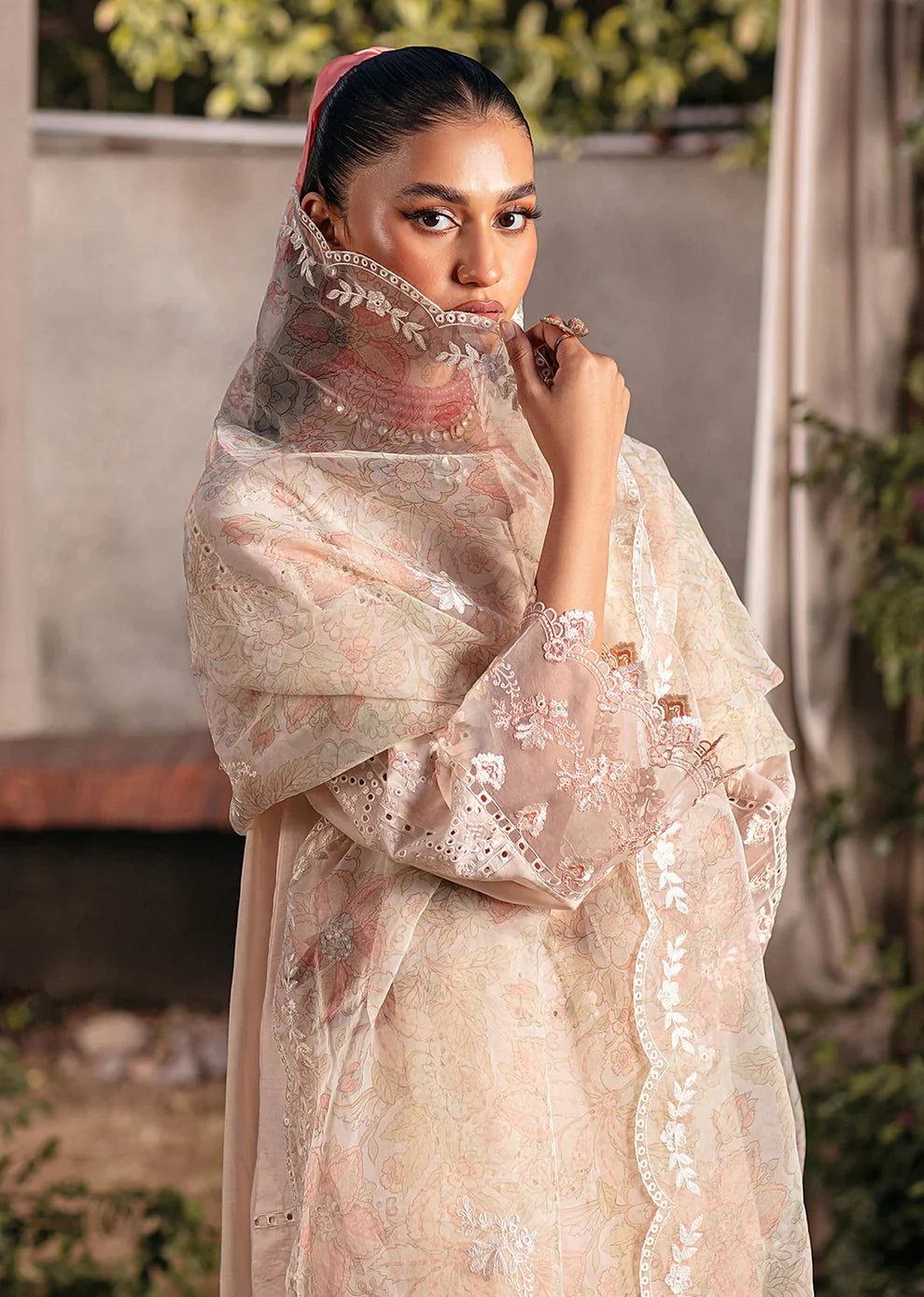 Mohagni | Muntazir Luxury Lawn 24 | CM-04