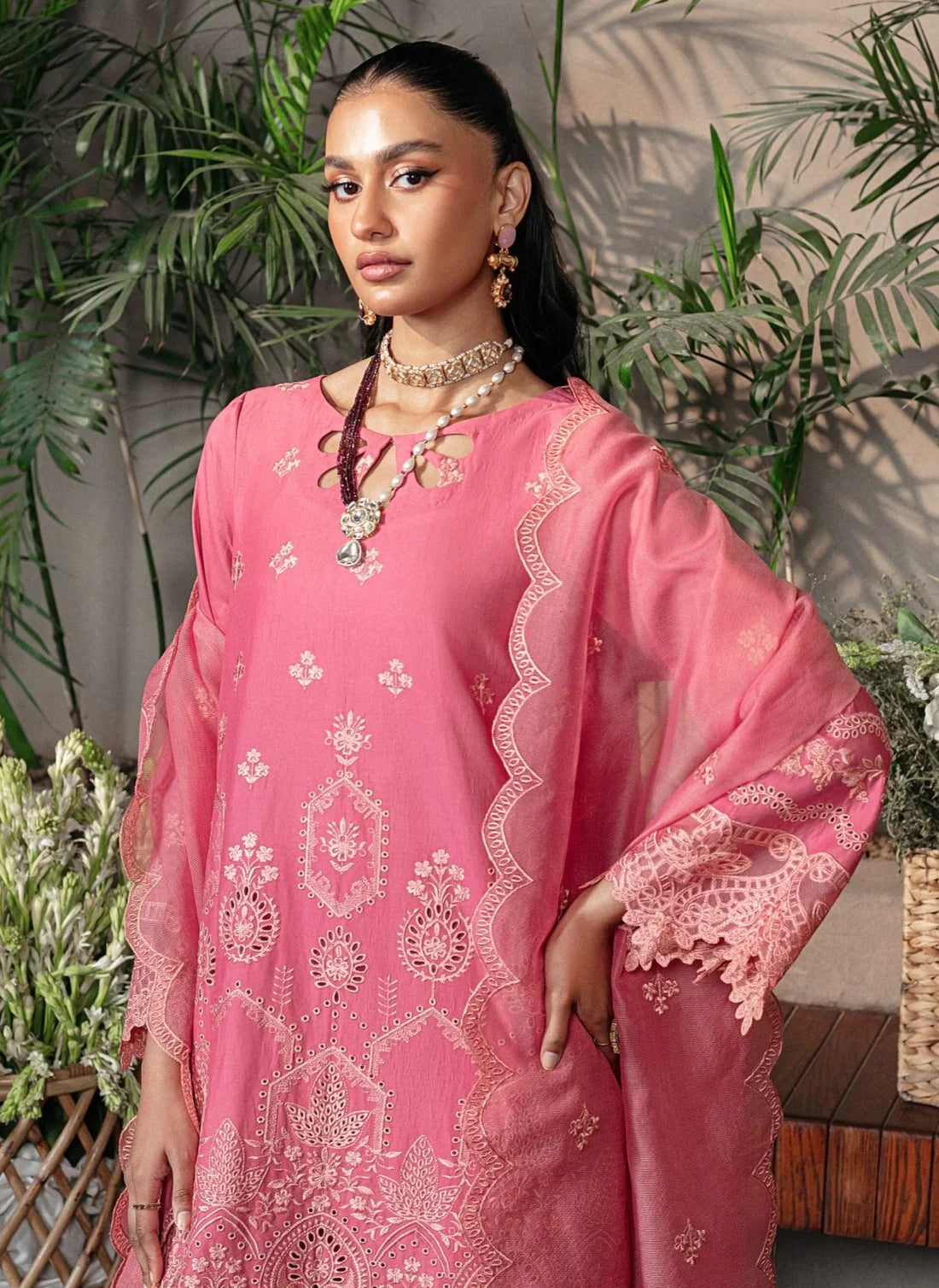 Mohagni | Muntazir Luxury Lawn 24 | CM-08