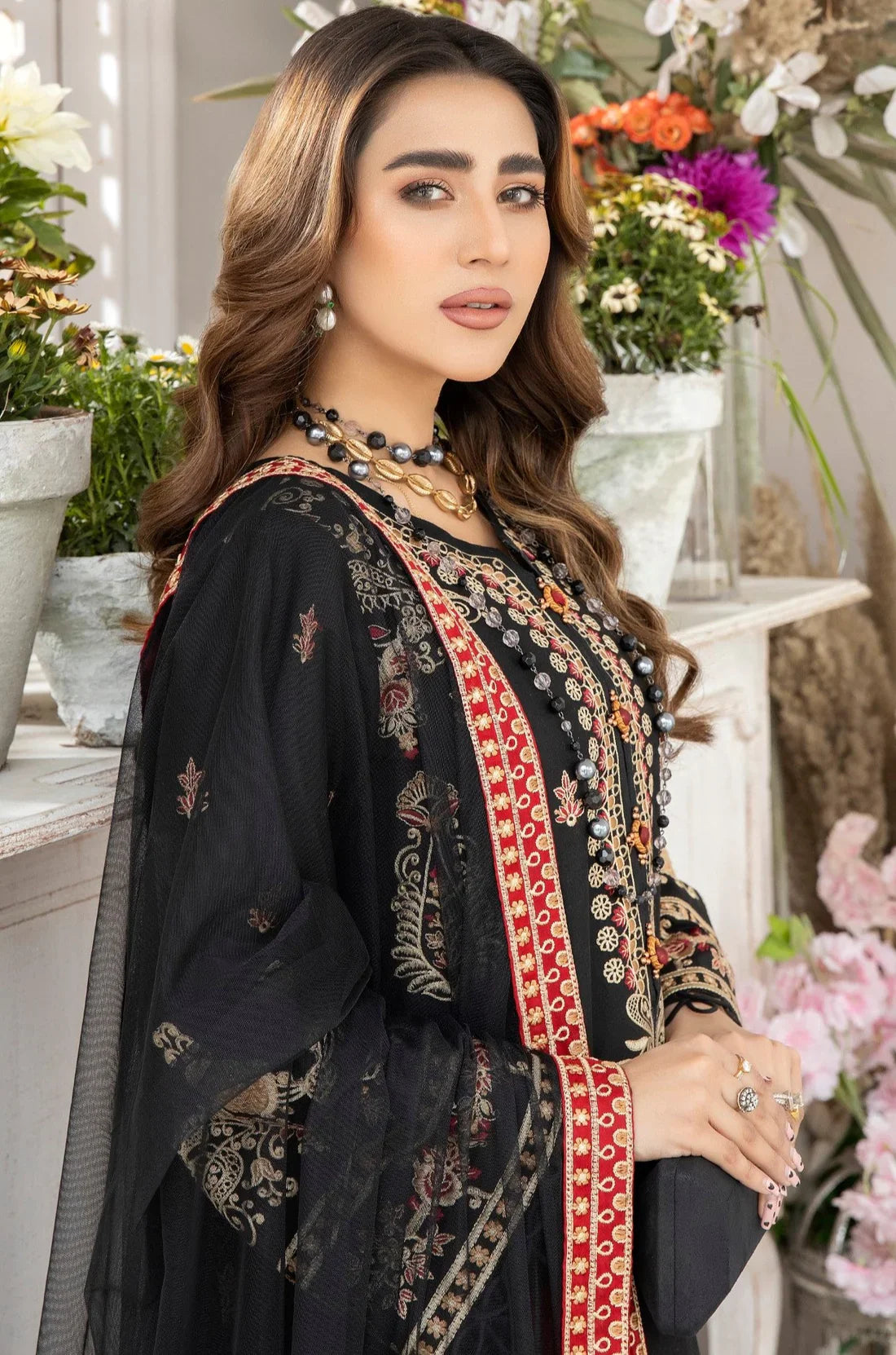 Mohagni | Muntazir Luxury Lawn 24 | AM-05