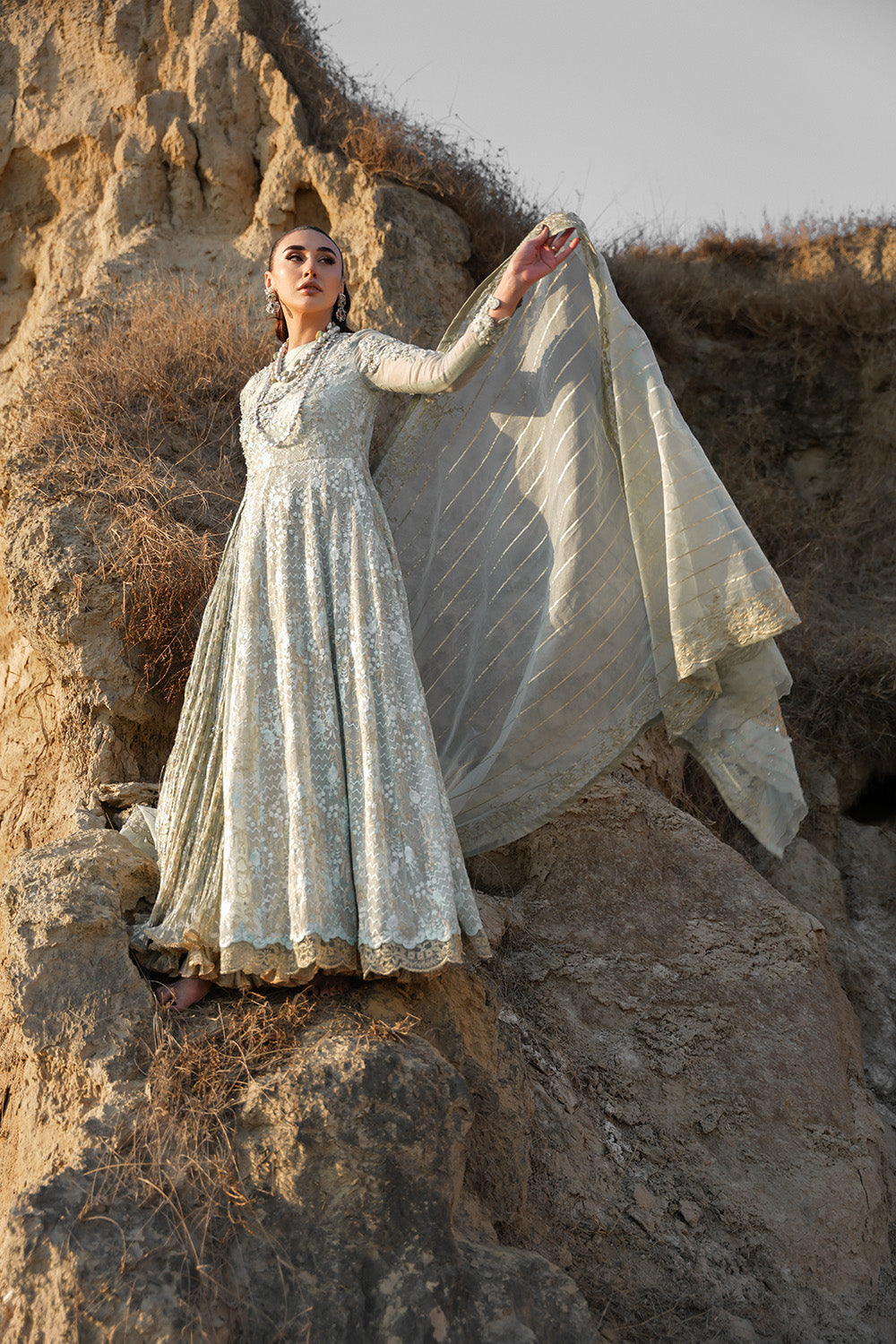 Nilofer Shahid | Verve Summer 24 | Mavi ÃÂ¢- Verve SS 24