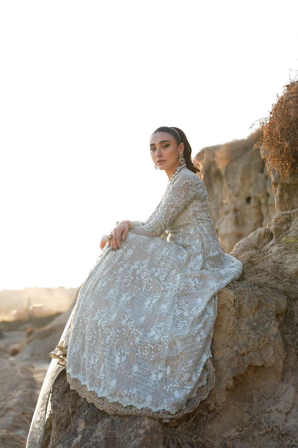 Nilofer Shahid | Verve Summer 24 | Mavi ÃÂ¢- Verve SS 24