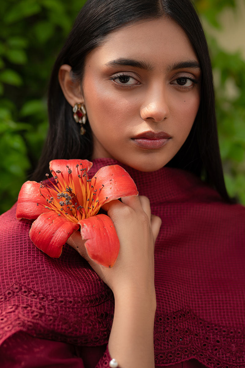 Cross Stitch | Mahiri Lawn 25 | RUBY GLINT