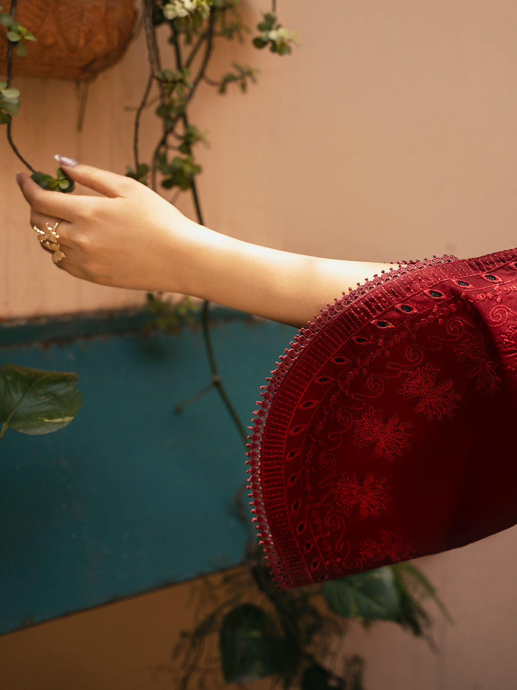 Izel | Dastak Luxury Lawn | REET