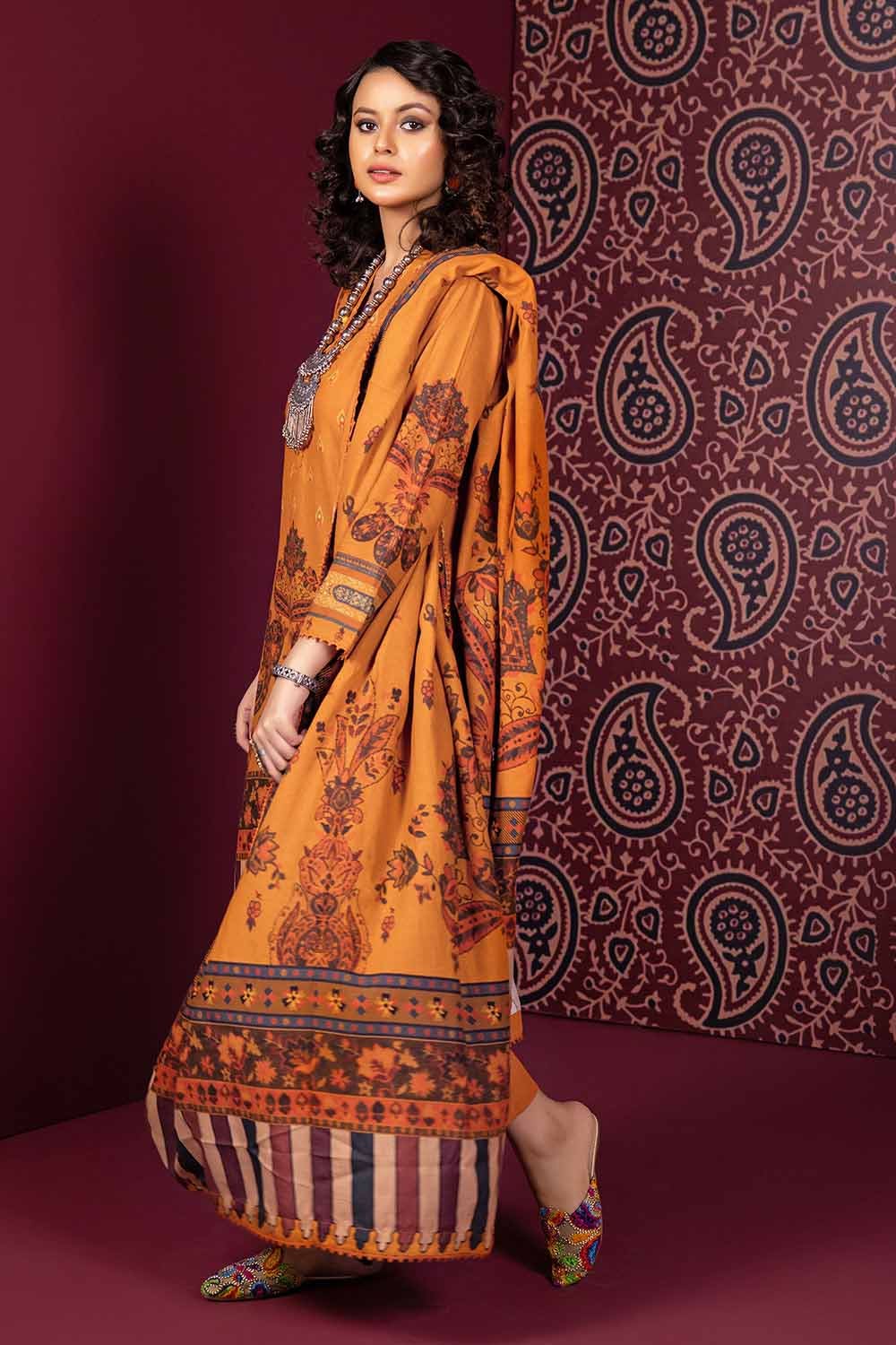 Gul Ahmed | Winter Collection 24 | Suit K-32006 - Official Gul Ahmed - Agha Fabrics UK