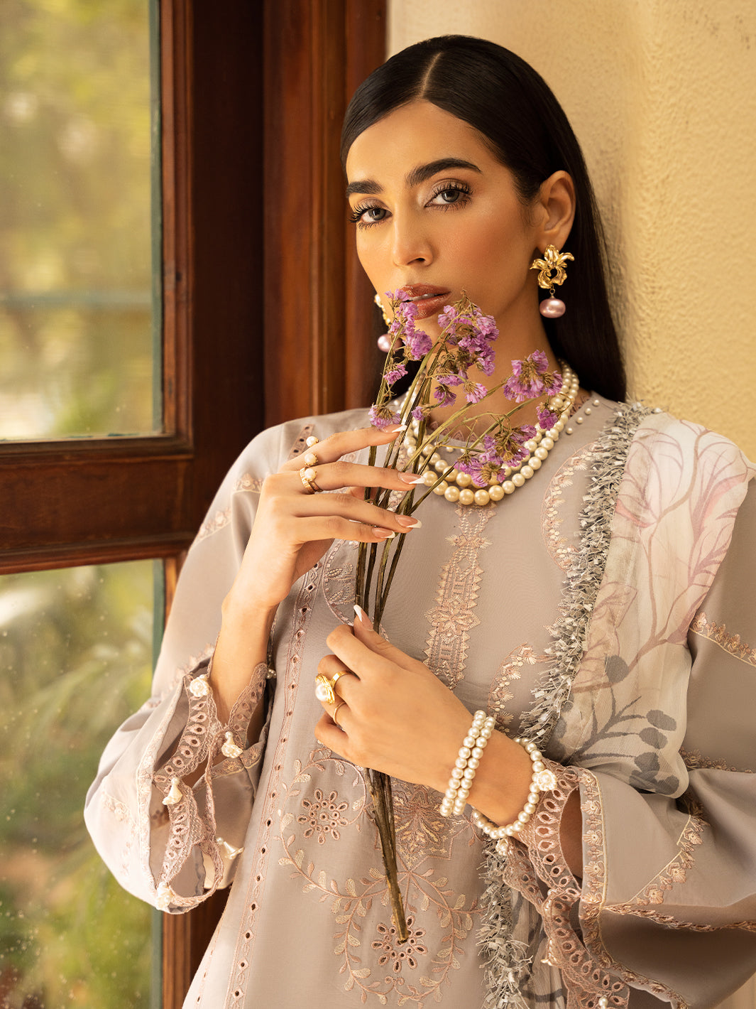 Izel | Dastak Luxury Lawn | SAAYE