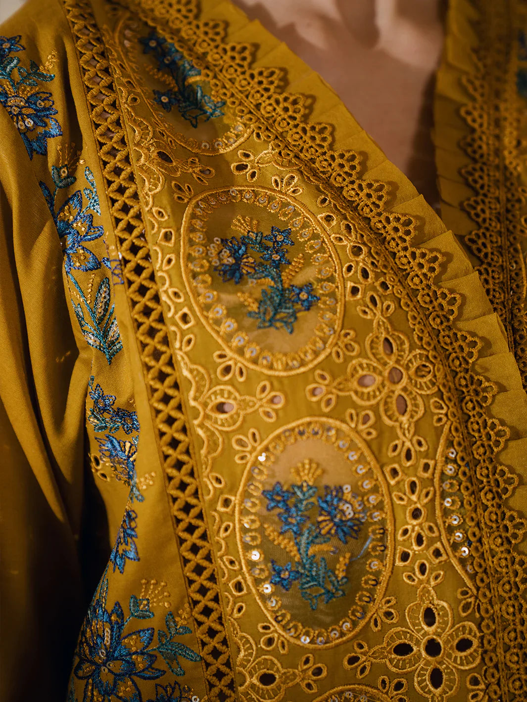 Bin Ilyas | Naqsh Luxury Lawn | Azlin - Official Bin Ilyas - Agha Fabrics UK