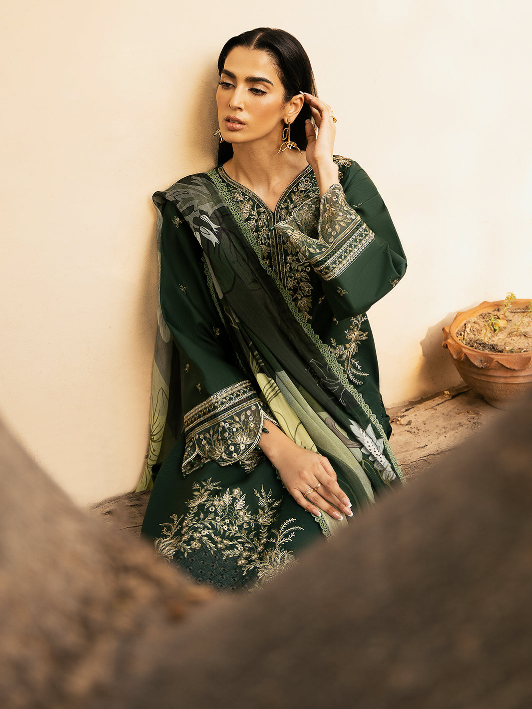 Izel | Dastak Luxury Lawn | ZAIB