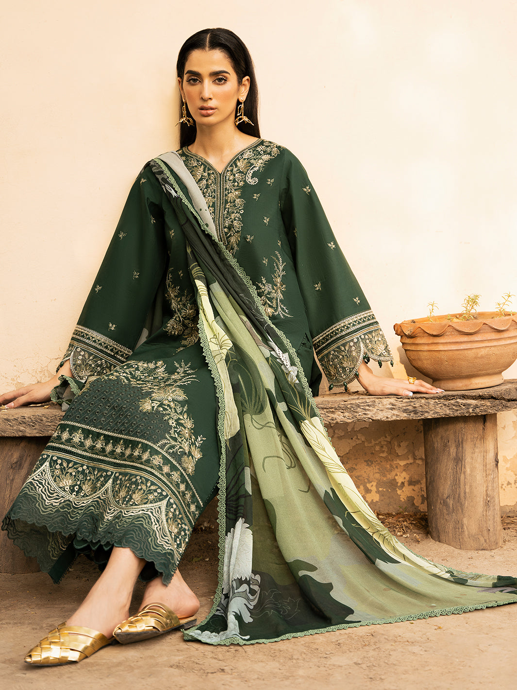Izel | Dastak Luxury Lawn | ZAIB